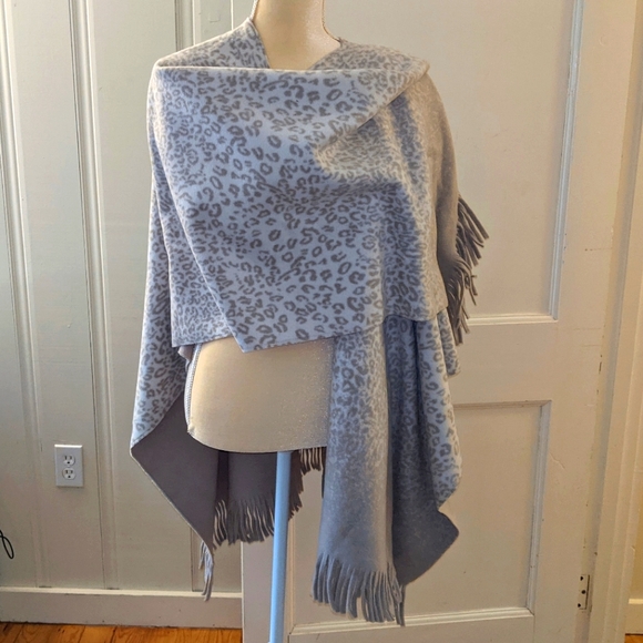 Animal Print large fringed warm poncho, scarf.  One size - Picture 1 of 7